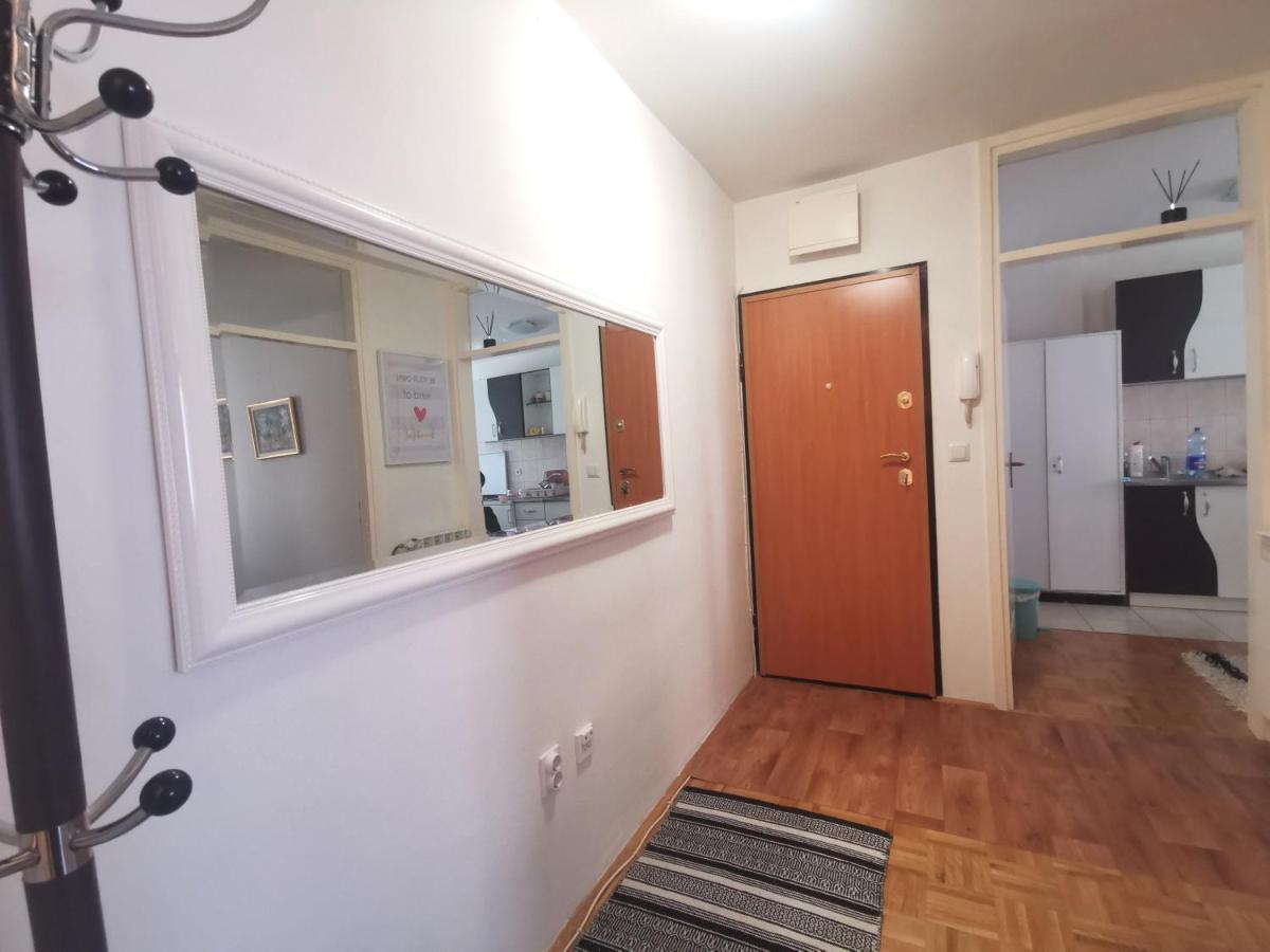 Near Sarajevo Airport Apartment Exterior foto